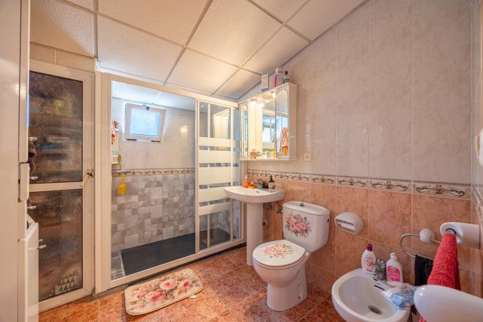 Image No.20-4 Bed Townhouse for sale