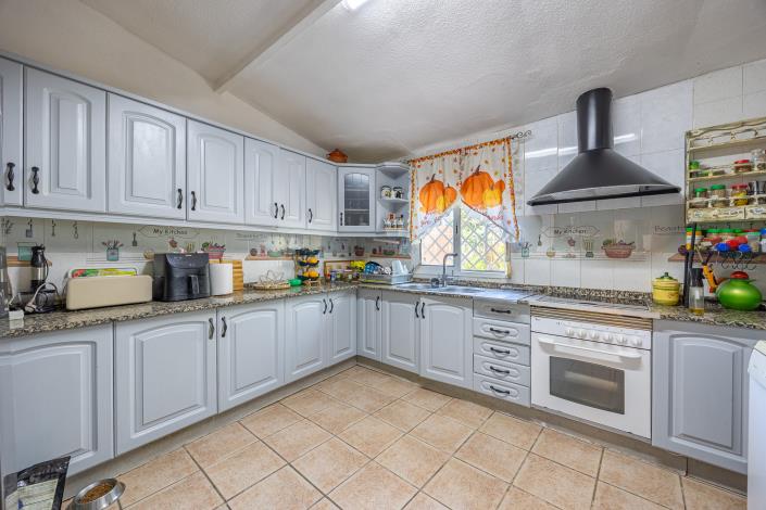 Image No.24-4 Bed Townhouse for sale