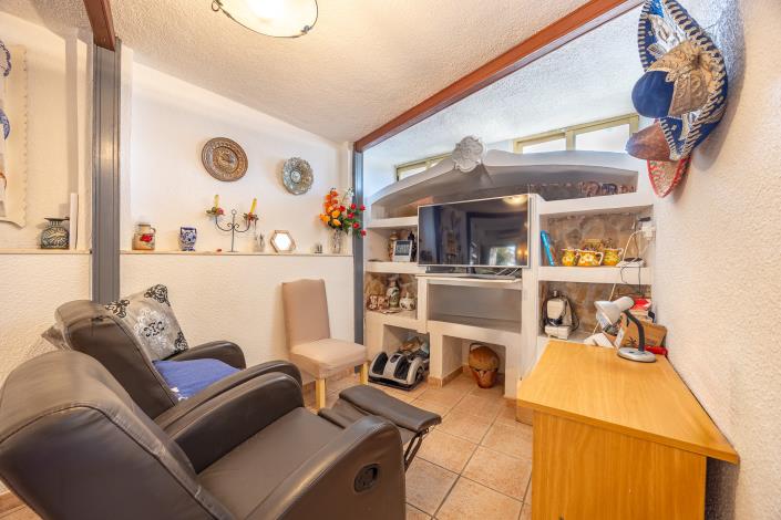 Image No.26-4 Bed Townhouse for sale