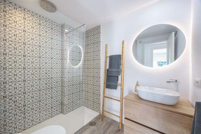 Image No.24-1 Bed Apartment for sale