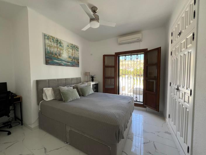 Image No.29-3 Bed Villa / Detached for sale