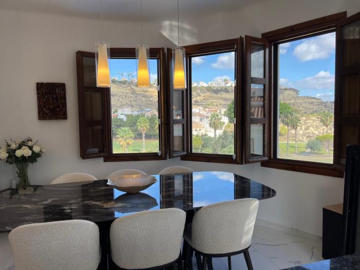 Image No.34-3 Bed Villa / Detached for sale