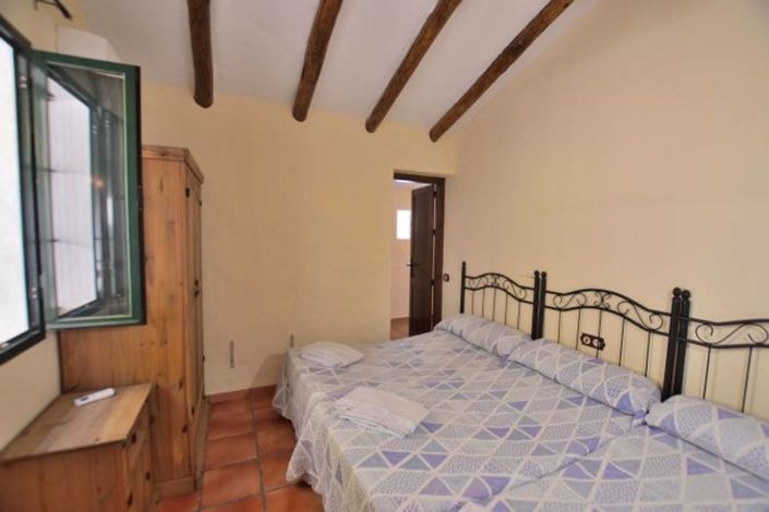 Image No.8-5 Bed Country House for sale