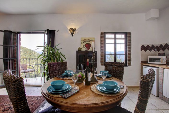 Image No.18-3 Bed Property for sale