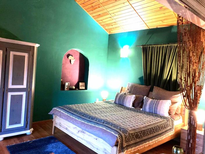 Image No.19-3 Bed Property for sale