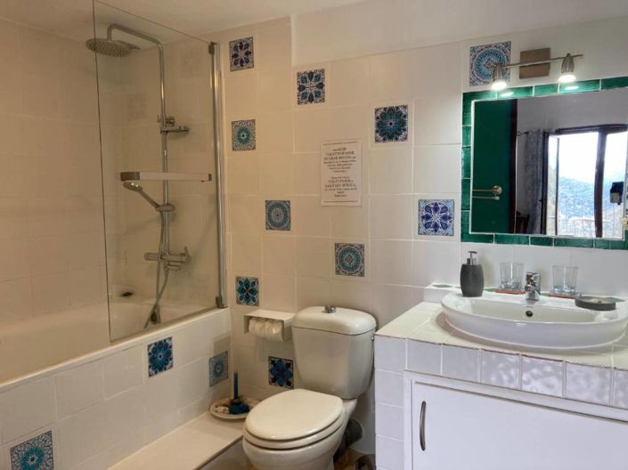 Image No.39-3 Bed Property for sale