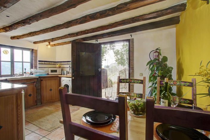 Image No.45-3 Bed Property for sale