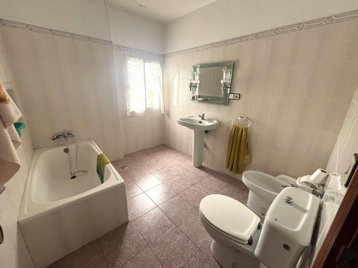 Image No.24-4 Bed Village House for sale