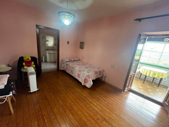 Image No.25-4 Bed Village House for sale