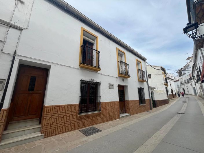 Image No.33-4 Bed Village House for sale