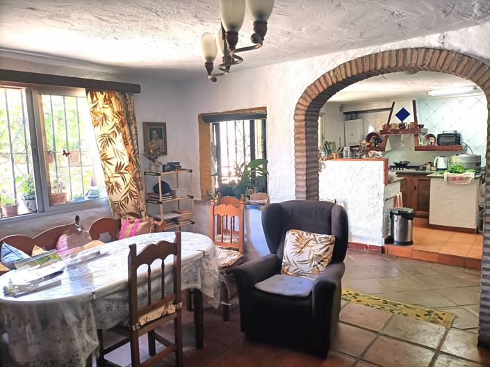 Image No.11-3 Bed Country House for sale