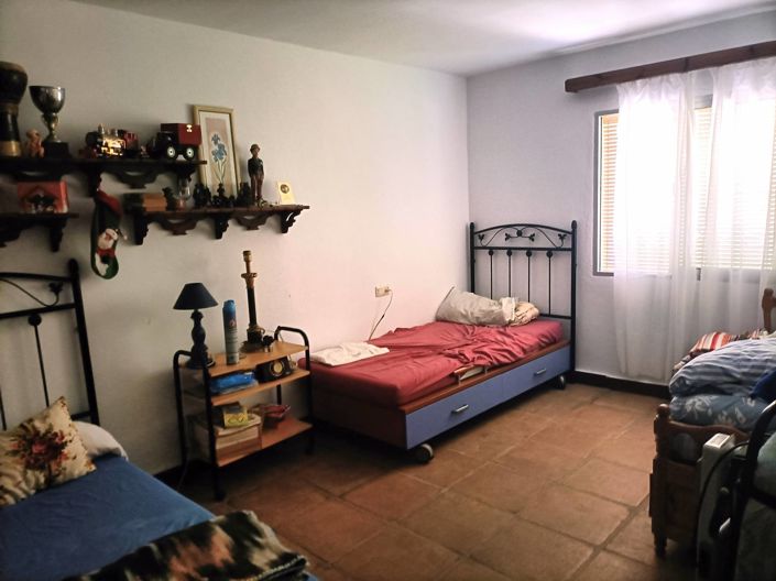 Image No.12-3 Bed Country House for sale