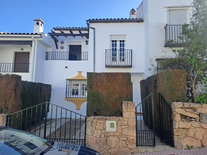 Image No.1-3 Bed Townhouse for sale
