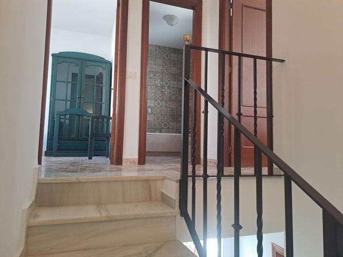 Image No.11-3 Bed Townhouse for sale