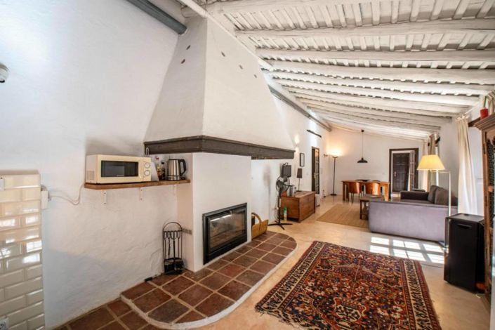 Image No.16-12 Bed Property for sale