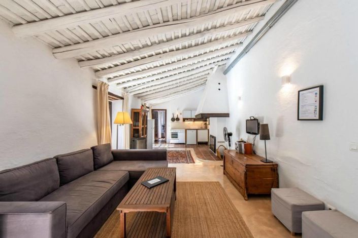 Image No.17-12 Bed Property for sale