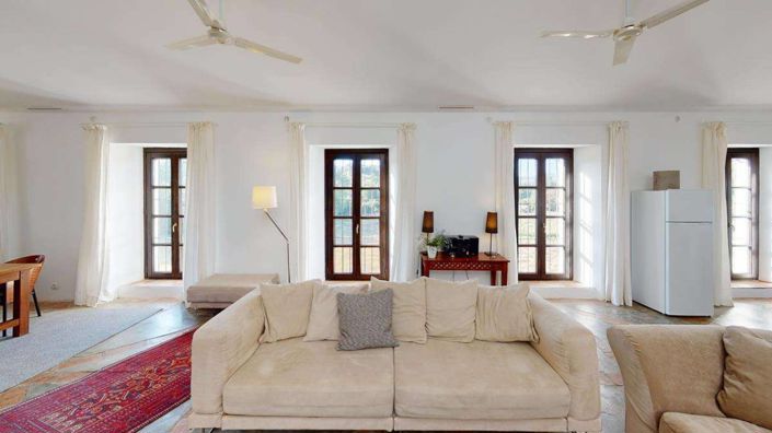 Image No.24-12 Bed Property for sale