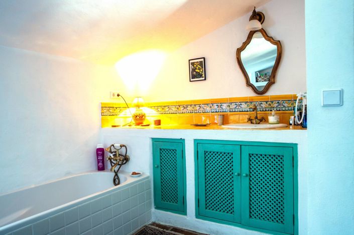 Image No.27-4 Bed Village House for sale