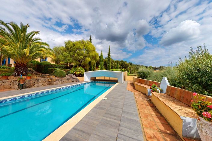 Image No.8-9 Bed Property for sale