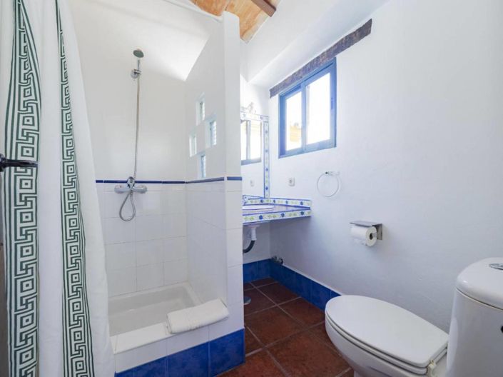 Image No.12-6 Bed Country House for sale