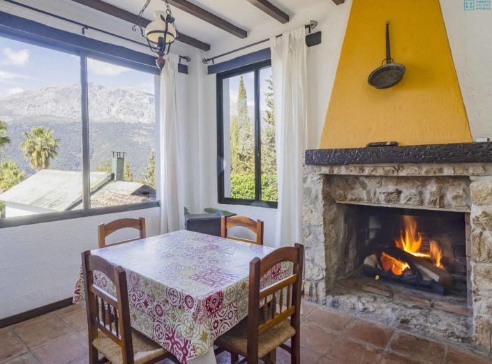 Image No.5-6 Bed Country House for sale