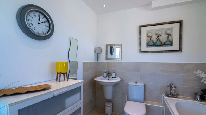 Image No.22-Maison de campagne de 6 chambres à vendre à Iznájar