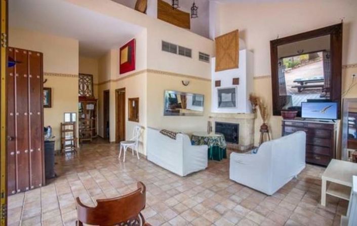 Image No.5-17 Bed Property for sale