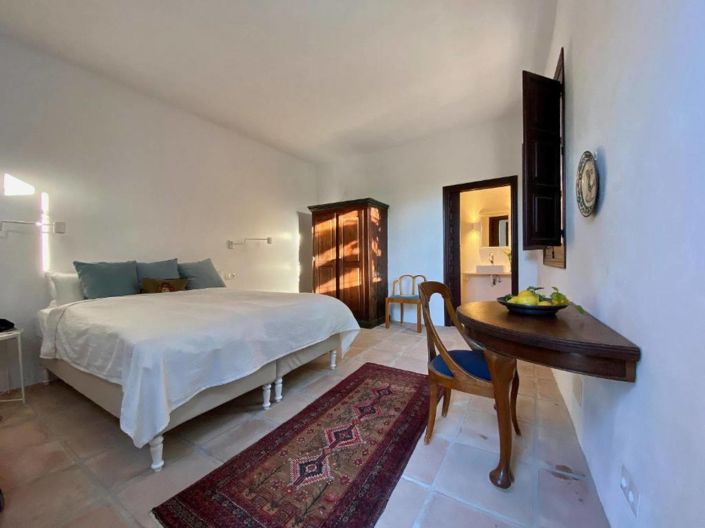 Image No.12-9 Bed Country House for sale