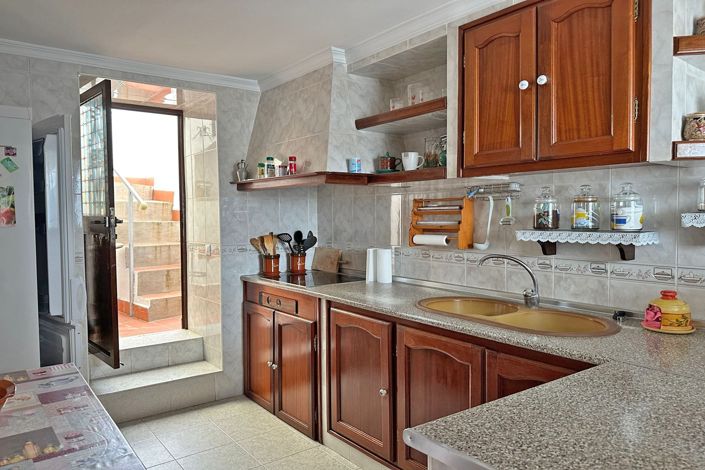 Image No.10-6 Bed Village House for sale