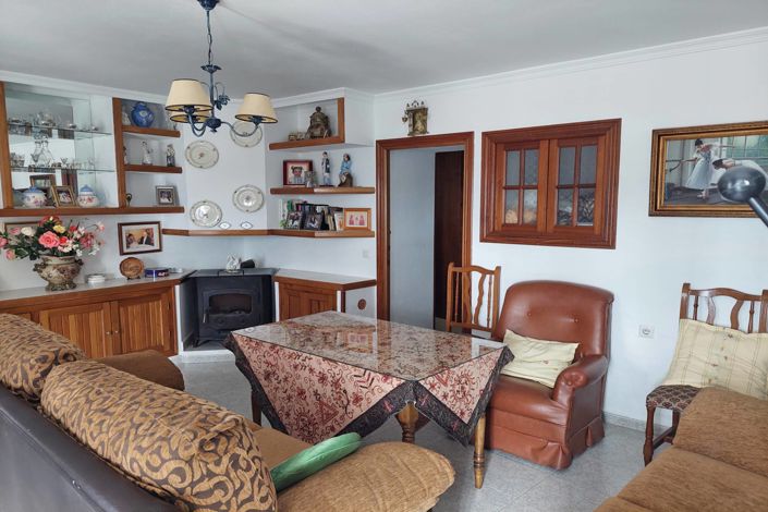 Image No.15-6 Bed Village House for sale