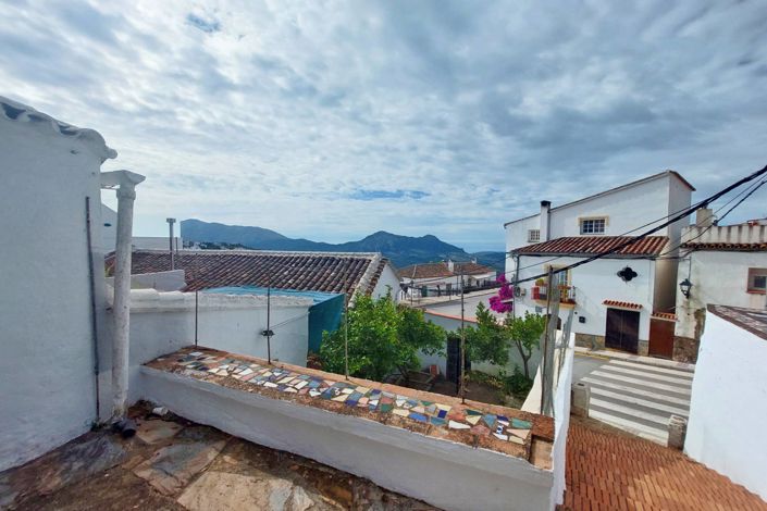 Image No.20-6 Bed Village House for sale