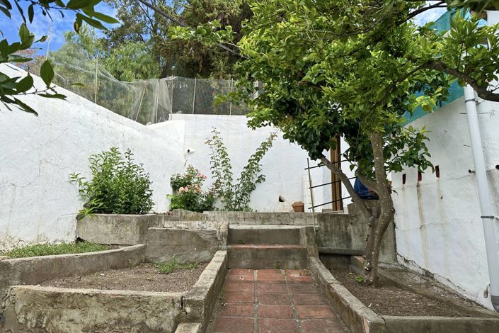 Image No.6-6 Bed Village House for sale