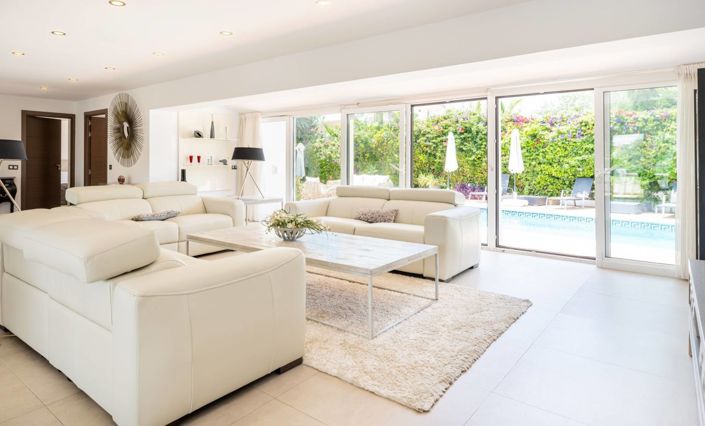 Image No.10-8 Bed Villa for sale