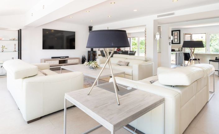 Image No.15-8 Bed Villa for sale