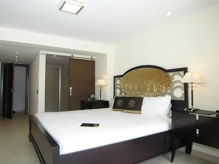 Image No.20-8 Bed Villa for sale