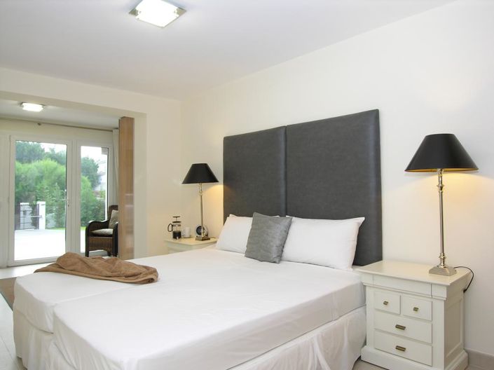 Image No.27-8 Bed Villa for sale