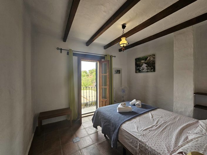 Image No.21-5 Bed Property for sale