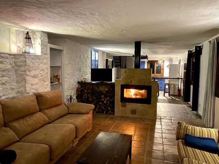 Image No.6-5 Bed Property for sale