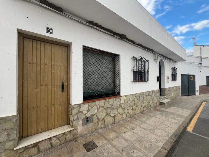 Image No.28-4 Bed Townhouse for sale