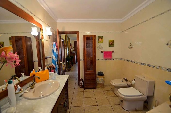 Image No.14-3 Bed Country House for sale