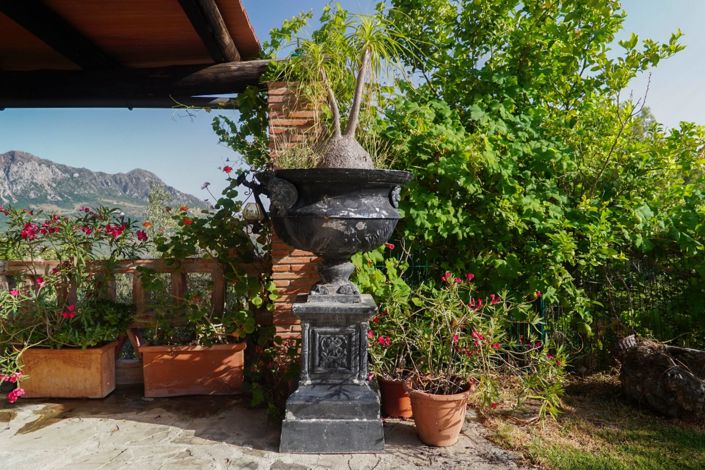 Image No.3-2 Bed Country House for sale