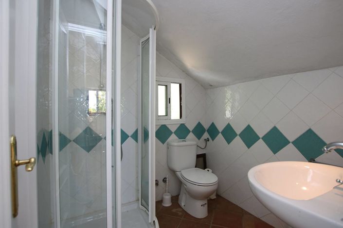 Image No.16-3 Bed Country House for sale