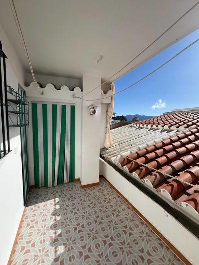 Image No.13-4 Bed Townhouse for sale