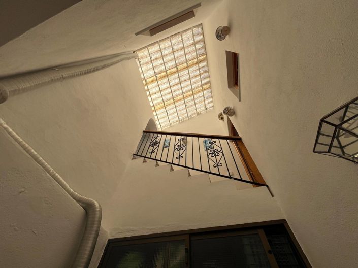 Image No.15-4 Bed Townhouse for sale