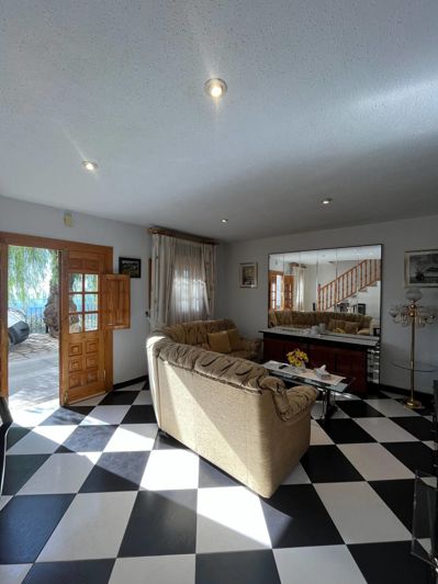 Image No.4-4 Bed Townhouse for sale