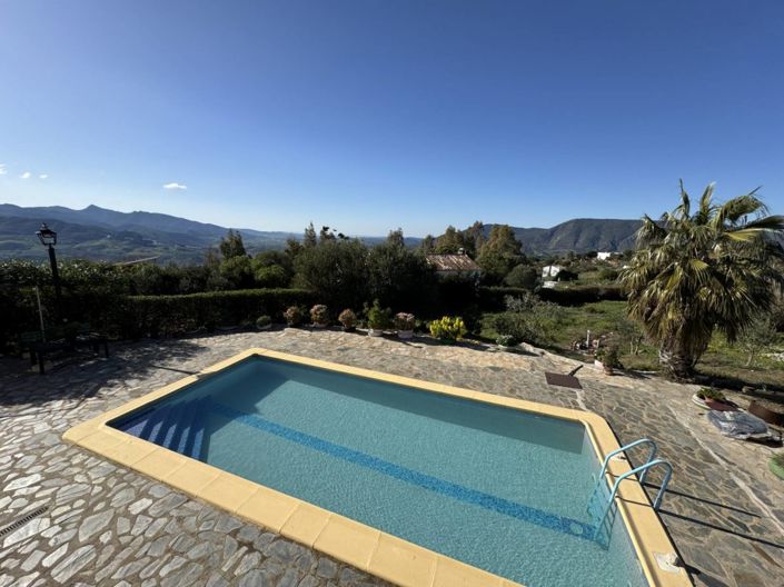 Image No.17-6 Bed Country House for sale