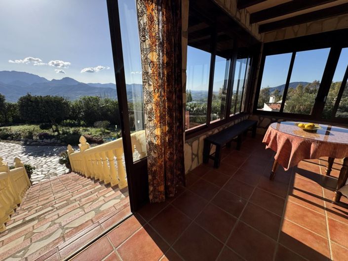 Image No.3-6 Bed Country House for sale