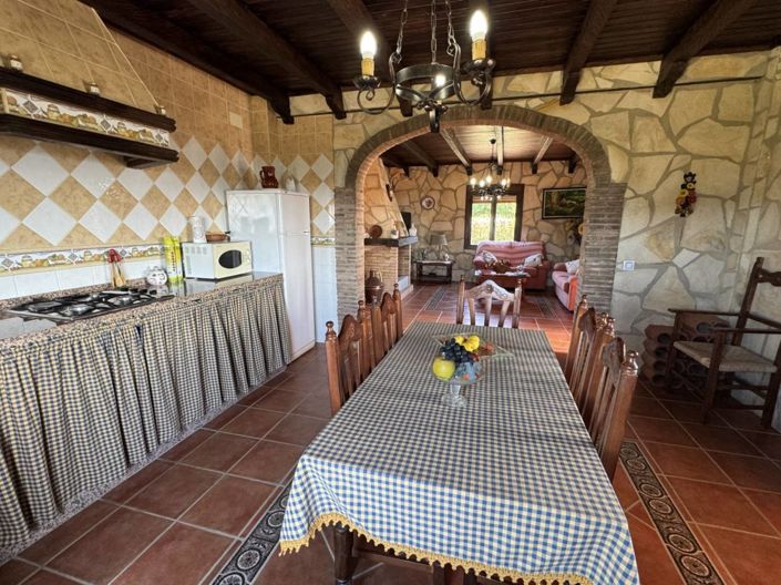 Image No.9-6 Bed Country House for sale