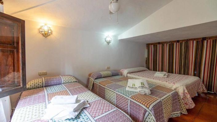 Image No.16-13 Bed Property for sale