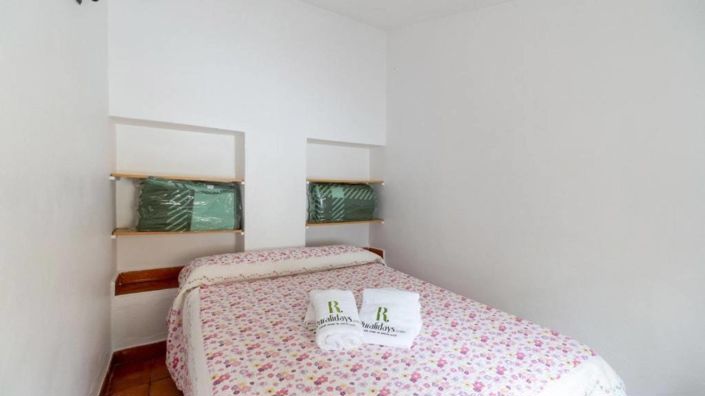 Image No.19-13 Bed Property for sale